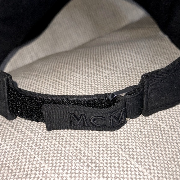 MCM visor rare just bought in store ^^ - Picture 4 of 4